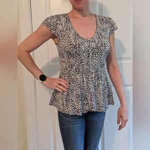 NWT | Kaileigh | Cait V Neck Peplum Knit Top | Black & White | S